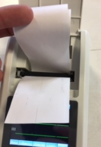 fermate la stampa dopo circa 2 o 3 secondi (7-8 cm di carta compresa la parte che non avrà stampato in quanto appena inserita)