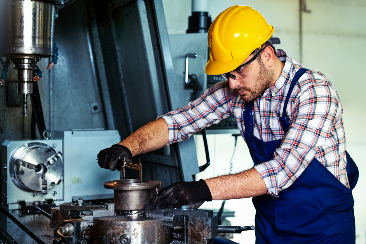 operaio al lavoro